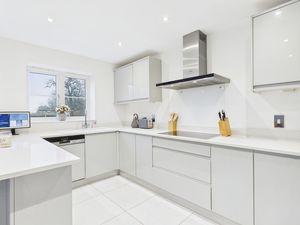 Kitchen- click for photo gallery